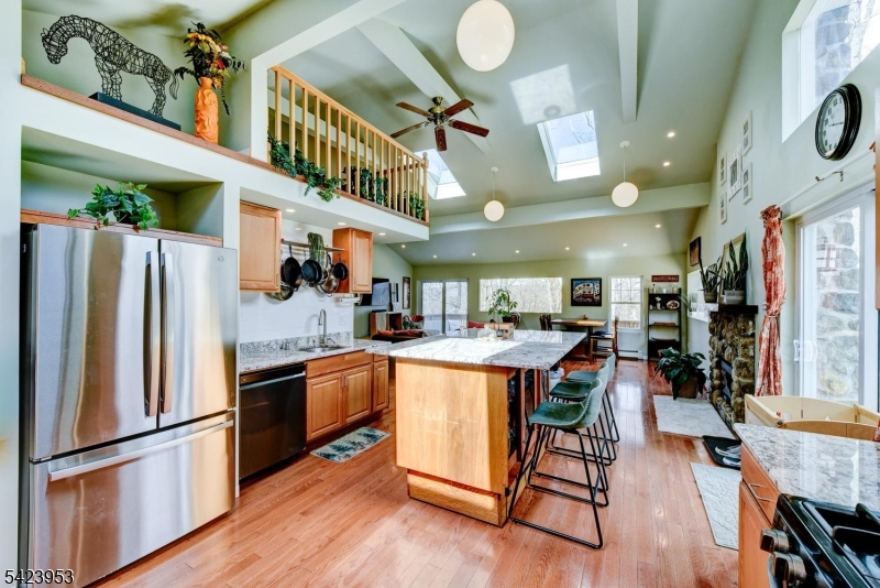 Cozy Lake - Residential