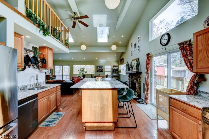 Cozy Lake - Residential