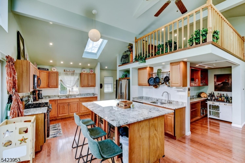 Cozy Lake - Residential