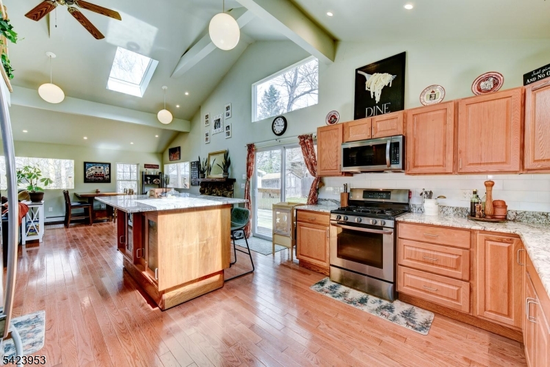 Cozy Lake - Residential