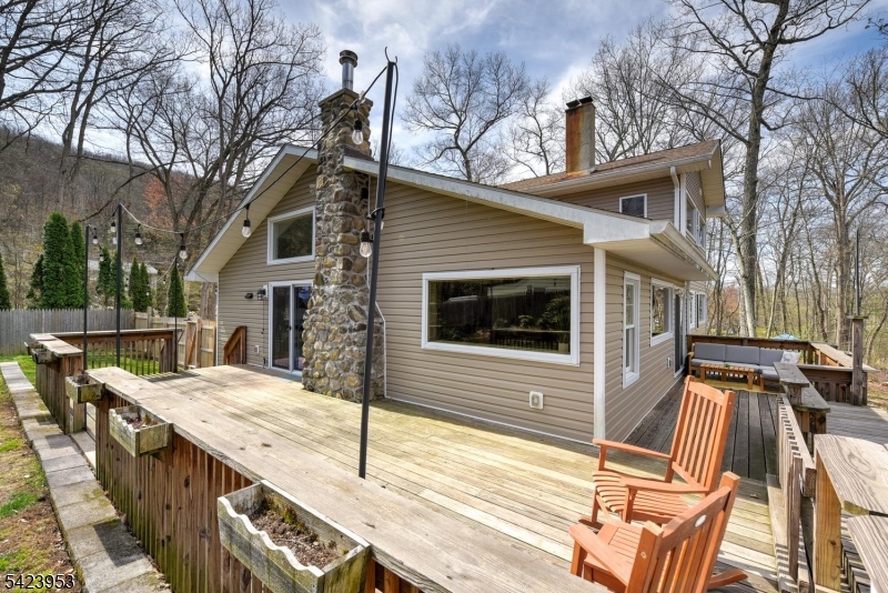 Cozy Lake - Residential