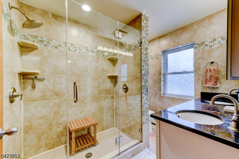 Cozy Lake - Residential