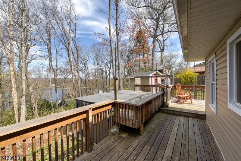 Cozy Lake - Residential