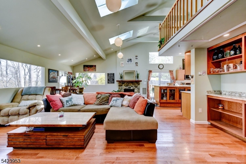 Cozy Lake - Residential