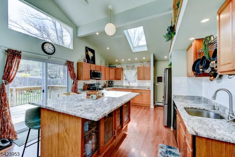 Cozy Lake - Residential