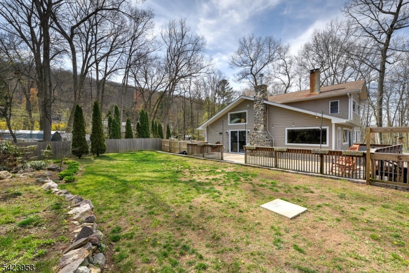 Cozy Lake - Residential