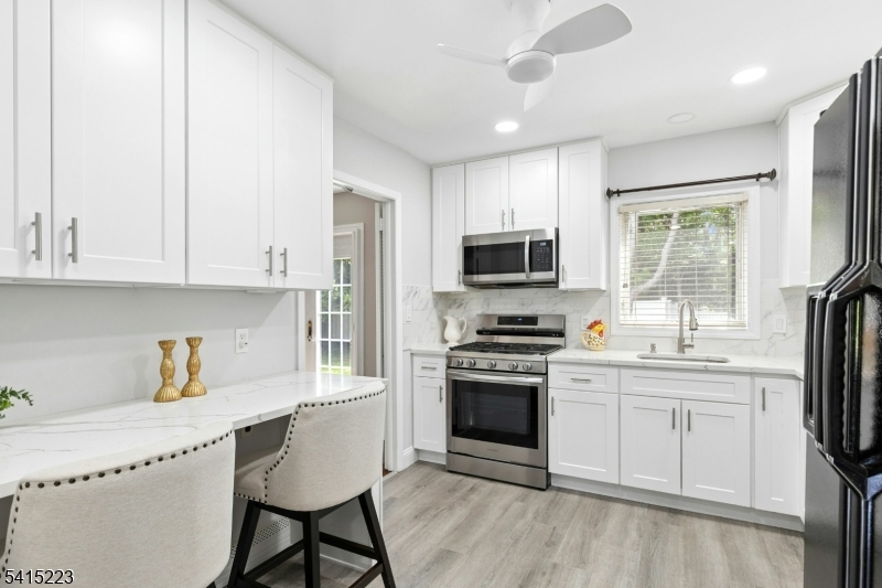 Country Club Estates - Residential