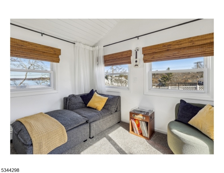 Mount Arlington Boro, New Jersey 07856, United States, 2 Bedrooms Bedrooms, ,1 BathroomBathrooms,Residential,Active,93201