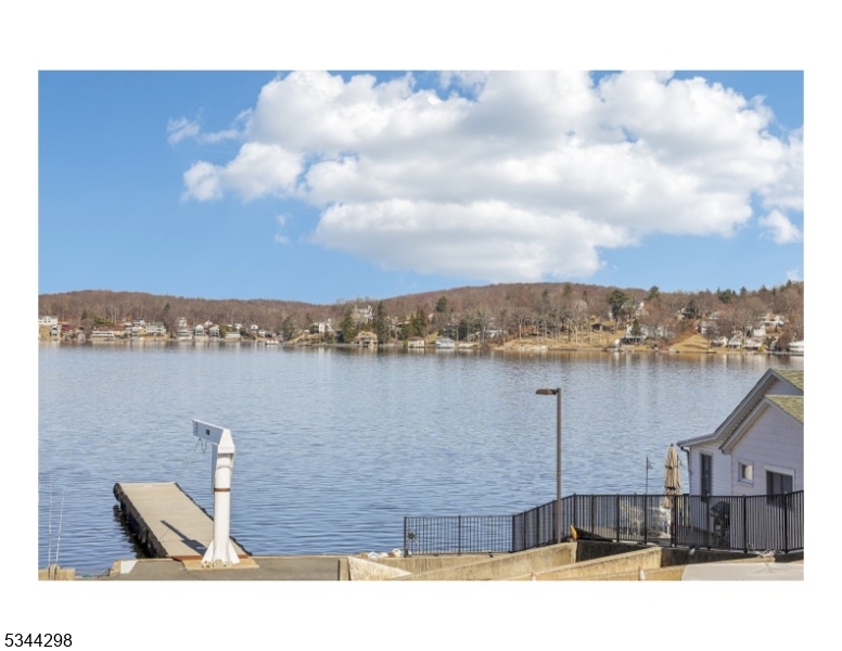 Mount Arlington Boro, New Jersey 07856, United States, 2 Bedrooms Bedrooms, ,1 BathroomBathrooms,Residential,Active,93201