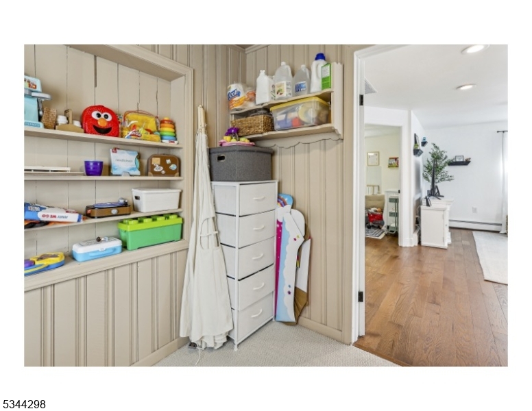 Mount Arlington Boro, New Jersey 07856, United States, 2 Bedrooms Bedrooms, ,1 BathroomBathrooms,Residential,Active,93201