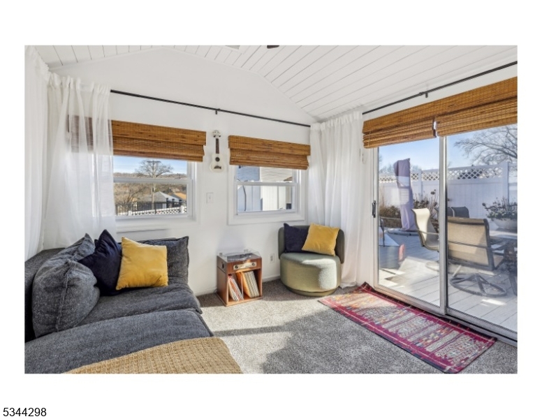 Mount Arlington Boro, New Jersey 07856, United States, 2 Bedrooms Bedrooms, ,1 BathroomBathrooms,Residential,Active,93201