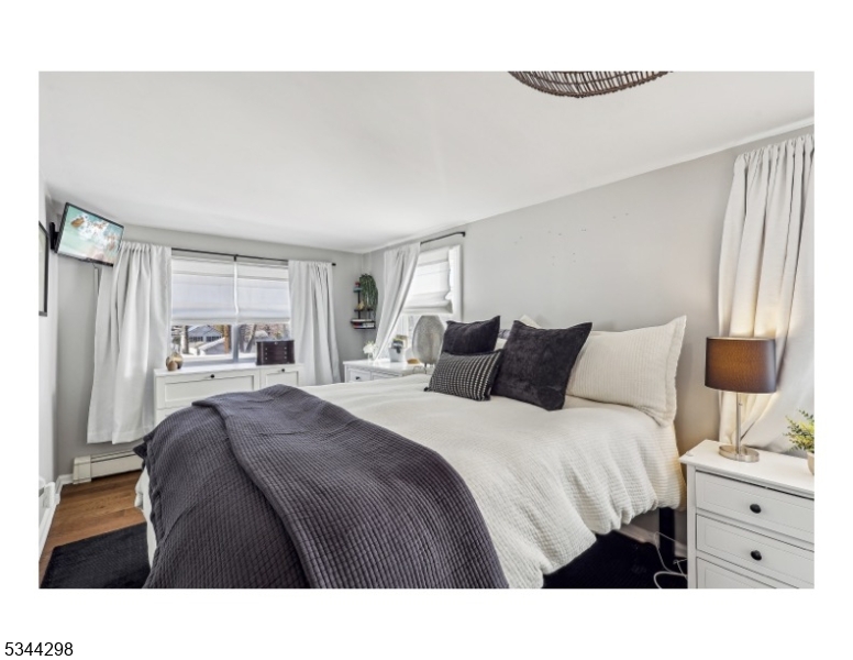 Mount Arlington Boro, New Jersey 07856, United States, 2 Bedrooms Bedrooms, ,1 BathroomBathrooms,Residential,Active,93201