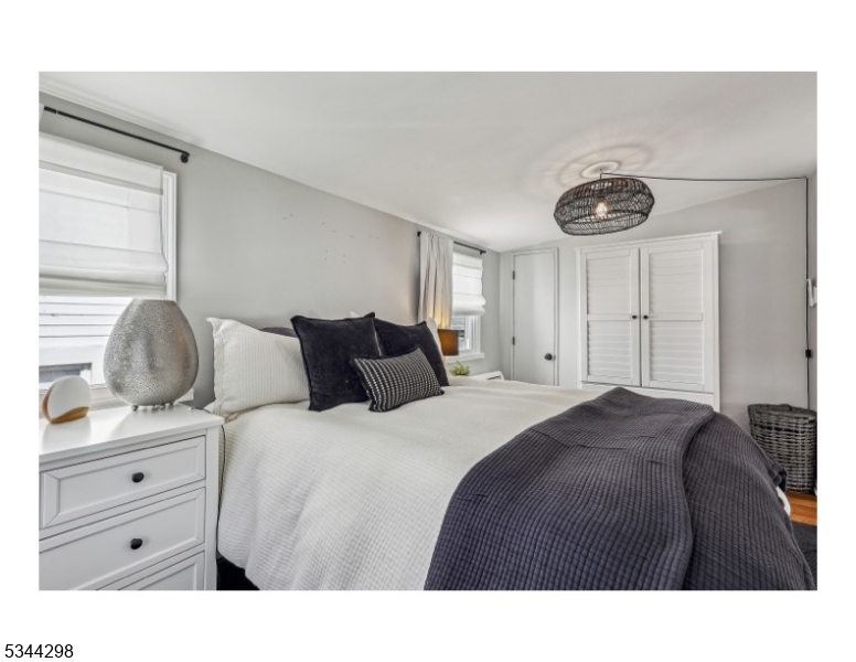 Mount Arlington Boro, New Jersey 07856, United States, 2 Bedrooms Bedrooms, ,1 BathroomBathrooms,Residential,Active,93201