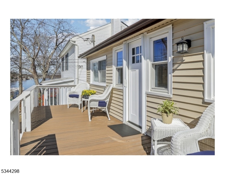 Mount Arlington Boro, New Jersey 07856, United States, 2 Bedrooms Bedrooms, ,1 BathroomBathrooms,Residential,Active,93201