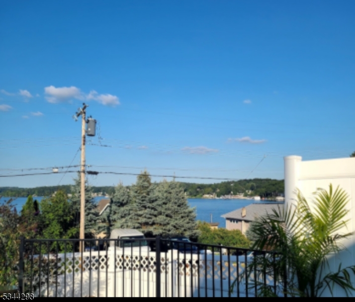 Mount Arlington Boro, New Jersey 07856, United States, 2 Bedrooms Bedrooms, ,1 BathroomBathrooms,Residential,Active,93201