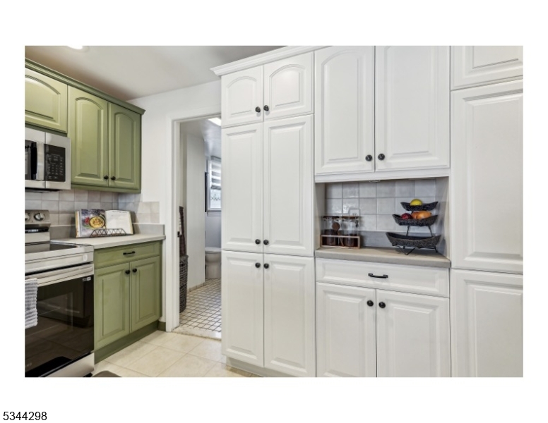 Mount Arlington Boro, New Jersey 07856, United States, 2 Bedrooms Bedrooms, ,1 BathroomBathrooms,Residential,Active,93201