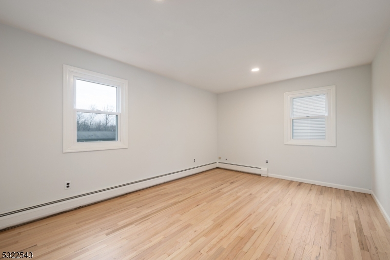 BARRY LAKES - Residential