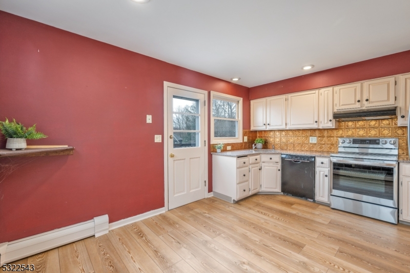 BARRY LAKES - Residential