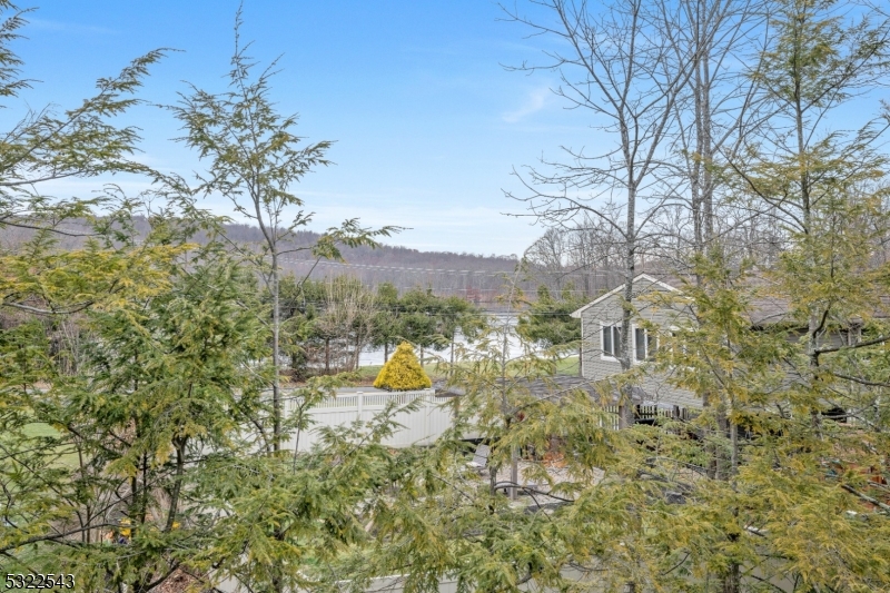 BARRY LAKES - Residential