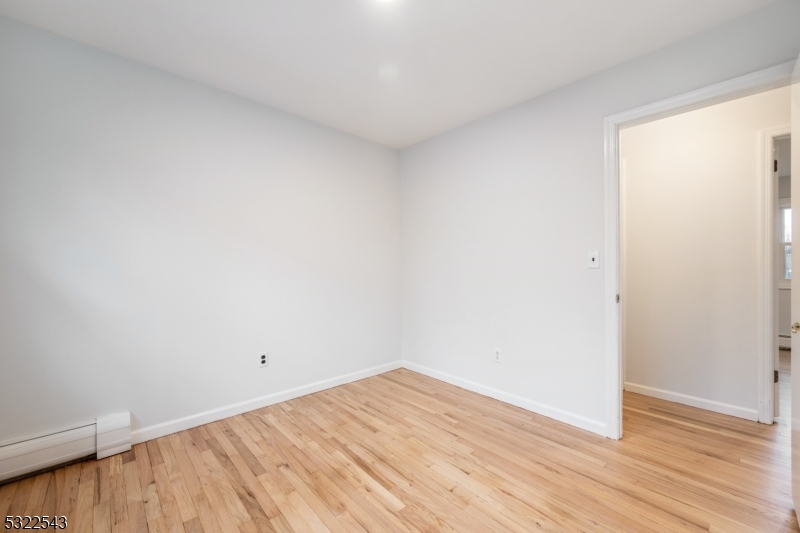 BARRY LAKES - Residential