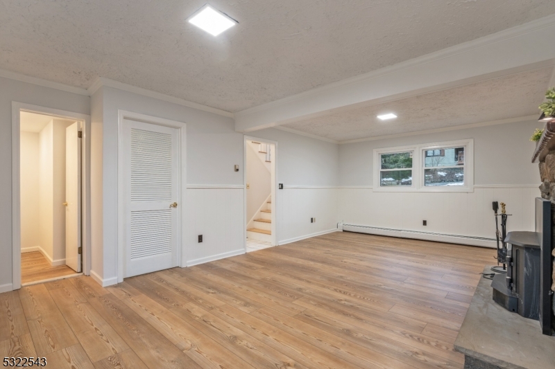 BARRY LAKES - Residential