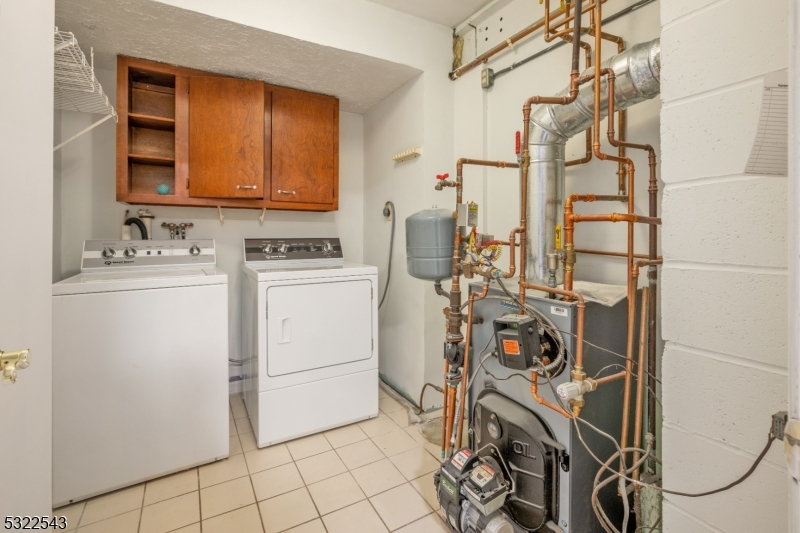 BARRY LAKES - Residential