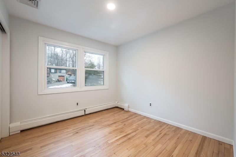 BARRY LAKES - Residential