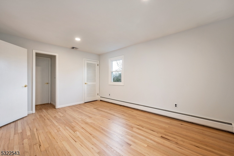 BARRY LAKES - Residential