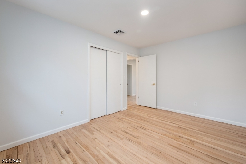 BARRY LAKES - Residential