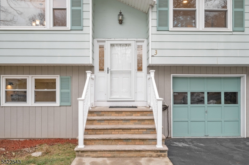 BARRY LAKES - Residential