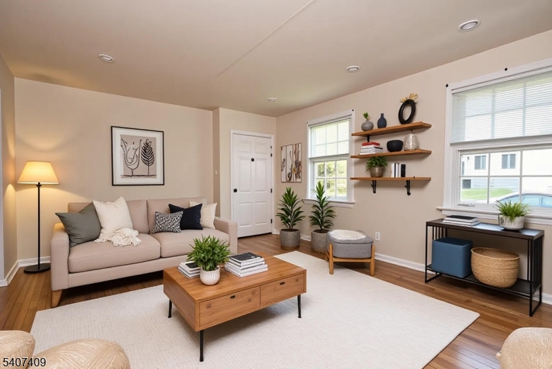 Maplewood Village Condos - Residential Lease