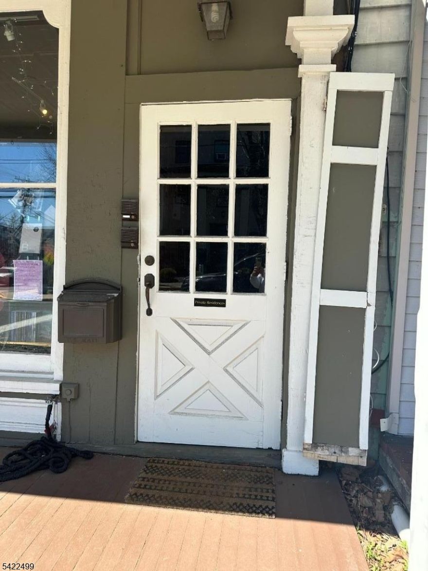 Second-floor 1BR/1BA apartment in Clinton's historic district. Updated eat-in kitchen features, newer appliances (including microwave, refrigerator, and dishwasher) plentiful cabinets and granite breakfast bar. Walk to shops, restaurants, museums, and the library. Easy access to Routes 78/22/31. Bright living area, updated kitchen,  and comfortable bedroom. Landlord may consider a small, quiet, housebroken pet.  Applicant must supply NTN report.