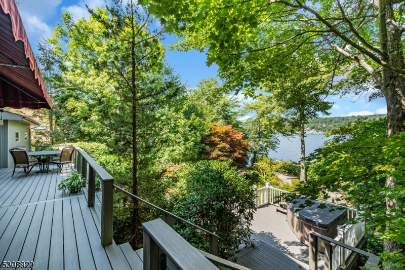 GREEN POND - Residential