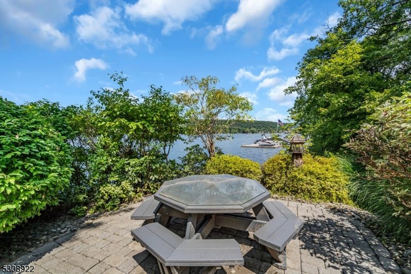 GREEN POND - Residential