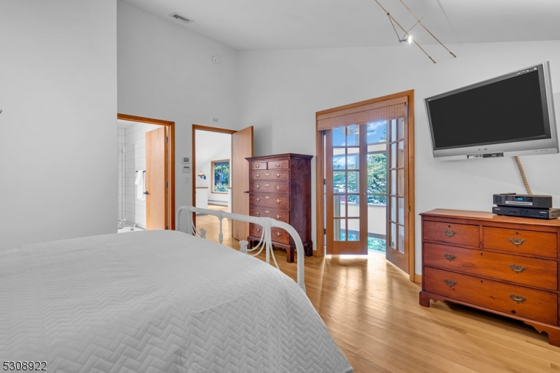 GREEN POND - Residential