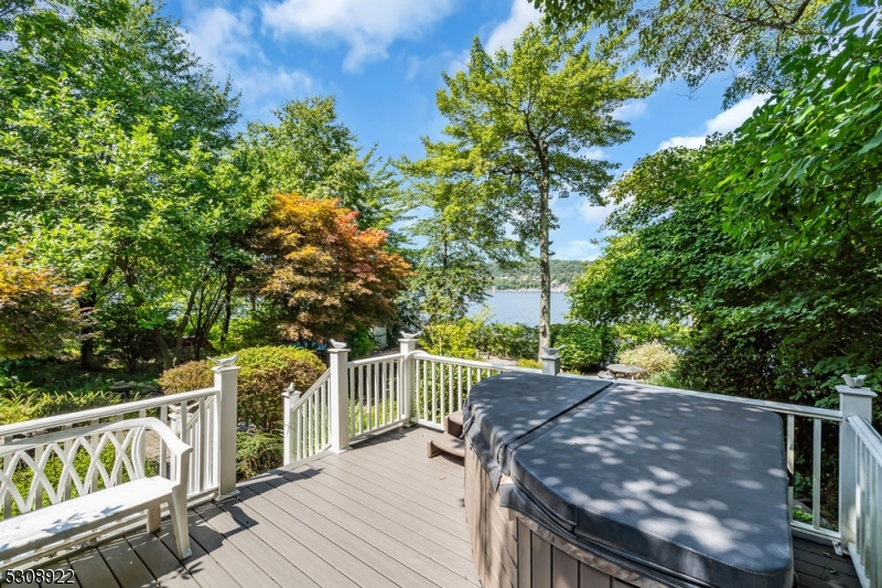 GREEN POND - Residential