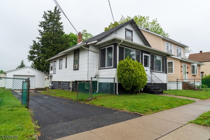 358 Marion St