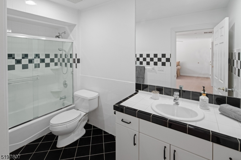 Burnheade on the Lake - Residential