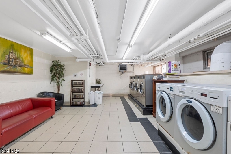 Harrison Park towers - Residential