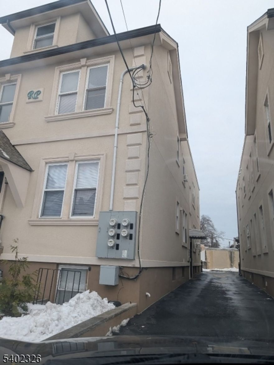 Well-maintained 1-bedroom apartment offering 1 full bathroom, comfortable living room, and eat-in kitchen. All utilities included. Situated in the North Elizabeth section, convenient to bus transportation, train, shopping, and schools.
