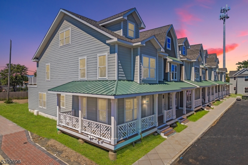 Avon Lakeview Townhomes - Residential