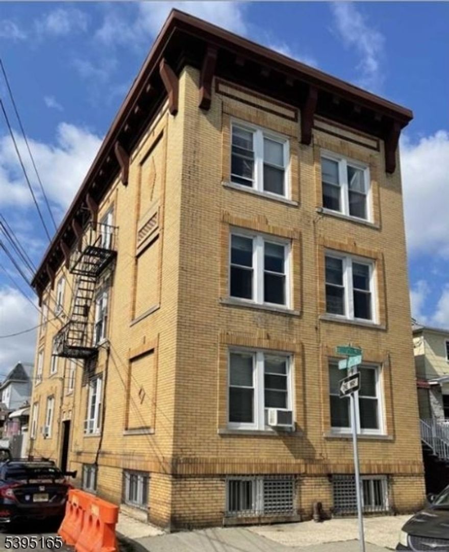 Very nice and bright, recently renovated 2 Bedroom apartment on 2nd floor in Multifamily building. Unit features Spacious Kitchen with countertops, and hardwood floors throughout. Located convenient to NYC transportation via Bus (1 block away) and Light Rail (3 Blocks away).
