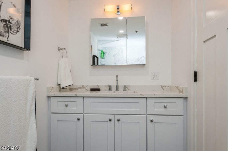 Somerville Boro, New Jersey 08876, United States, 2 Bedrooms Bedrooms, ,1 BathroomBathrooms,Residential,Active,138254