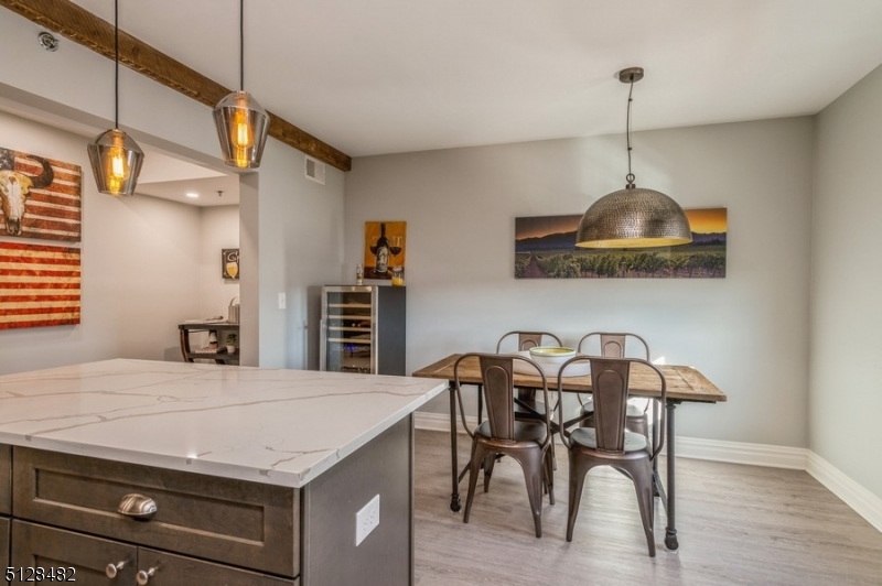 Somerville Boro, New Jersey 08876, United States, 2 Bedrooms Bedrooms, ,1 BathroomBathrooms,Residential,Active,138254