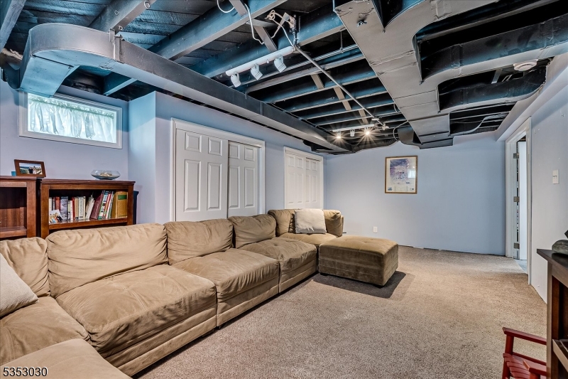 South Plainfield Boro, New Jersey 07080, United States, 4 Bedrooms Bedrooms, ,2 BathroomsBathrooms,Residential,Pending,115339