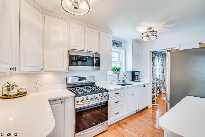 South Plainfield Boro, New Jersey 07080, United States, 4 Bedrooms Bedrooms, ,2 BathroomsBathrooms,Residential,Pending,115339