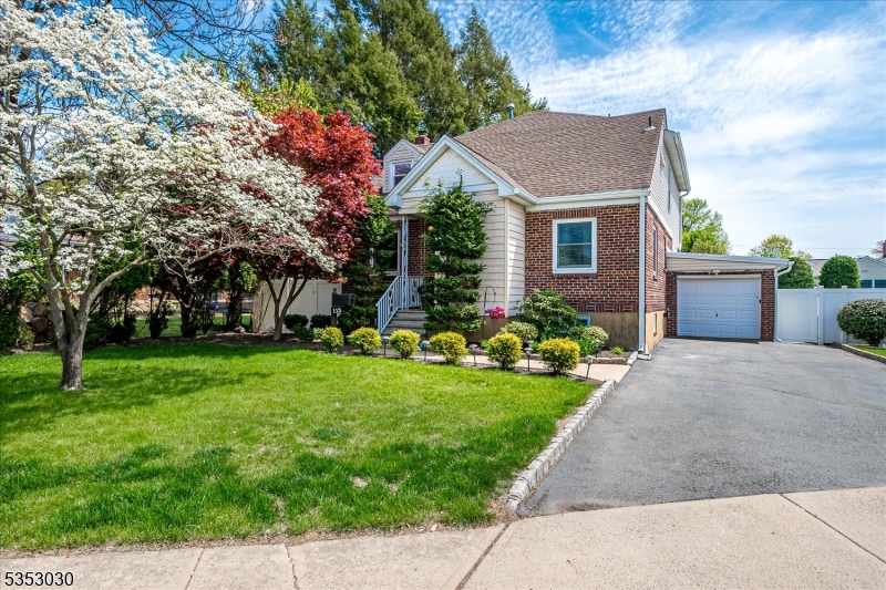 South Plainfield Boro, New Jersey 07080, United States, 4 Bedrooms Bedrooms, ,2 BathroomsBathrooms,Residential,Pending,115339