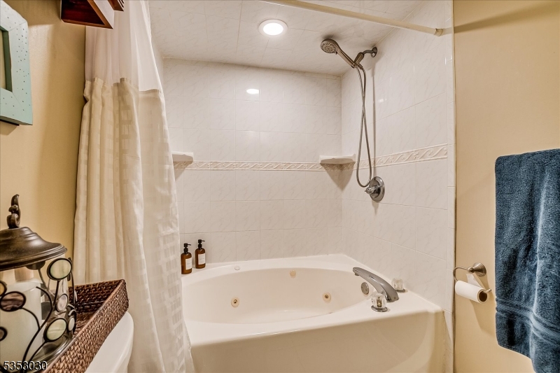 South Plainfield Boro, New Jersey 07080, United States, 4 Bedrooms Bedrooms, ,2 BathroomsBathrooms,Residential,Pending,115339