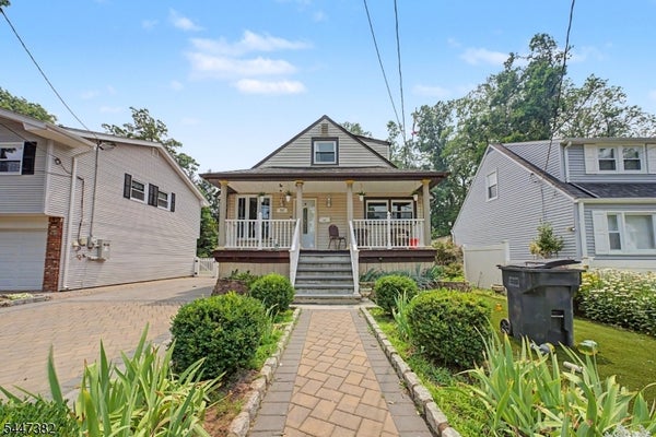 92 BLAUVELT AVE, BERGENFIELD, NJ 07621 - Image db670f93a8ef1bd461503c1010b4e80e/2160535657