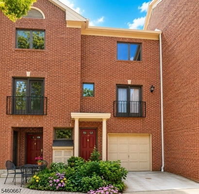 18 MEWS LN, SOUTH ORANGE, NJ 07079 - Image db75edd209f5dbf5d9e9398ca674b36d/636038120